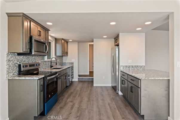 Interior, Kitchen, Recessed Lighting, Wood Texture Flooring
