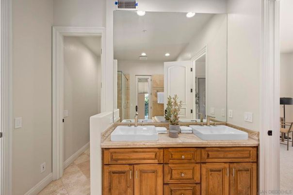 Bathroom, Dual Sink Vanities, Interior, Recessed Lighting
