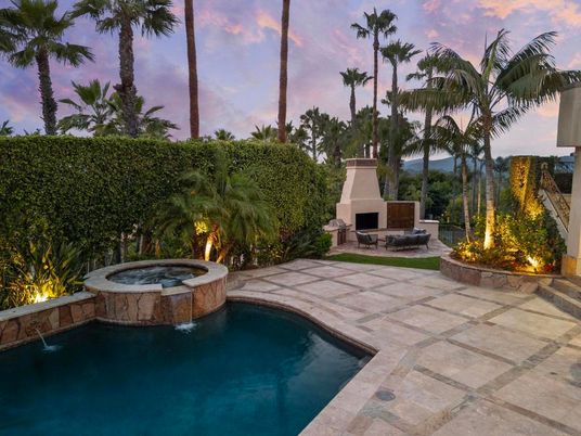 Exterior, Fireplace, Pool