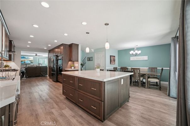 Chandelier, Dining room, Interior, Kitchen, Pendant Lights, Recessed Lighting, Wood Texture Flooring