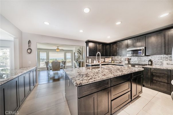Dining room, Interior, Kitchen, Recessed Lighting, Stainless Steel Appliances