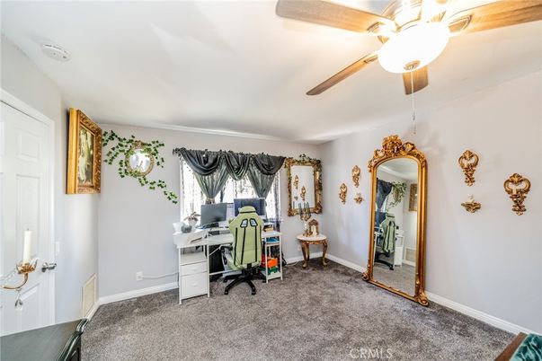 Home Office, Interior