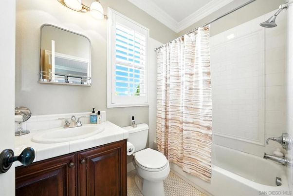 Bathroom, Interior, Tile Countertops