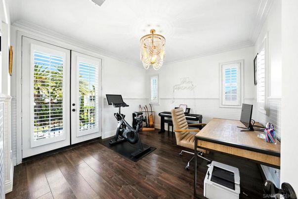 Chandelier, Fitness Equipment, Home Office, Interior, Wood Texture Flooring