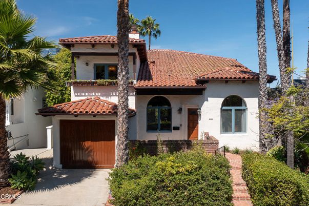 Attached, Exterior, Facade, Spanish Mediterranean