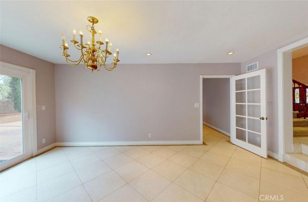 Chandelier, Empty room, Interior, Recessed Lighting