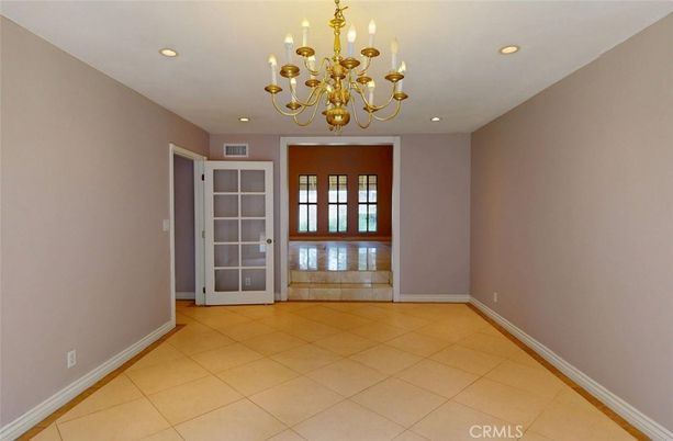 Chandelier, Empty room, Interior, Recessed Lighting