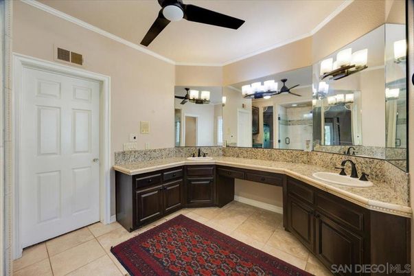 Bathroom, Dual Sink Vanities, Interior