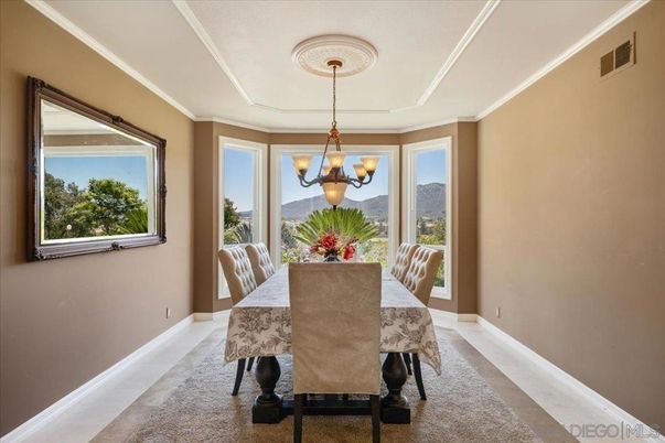 Chandelier, Dining room, Interior, Pendant Lights