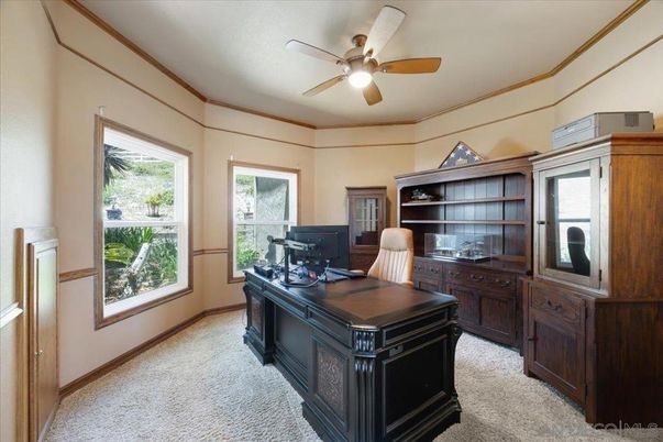 Home Office, Interior