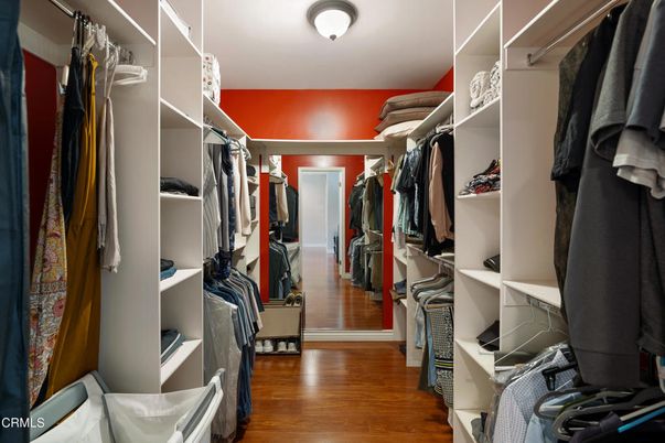 Interior, Walk-in Closets, Wood Texture Flooring