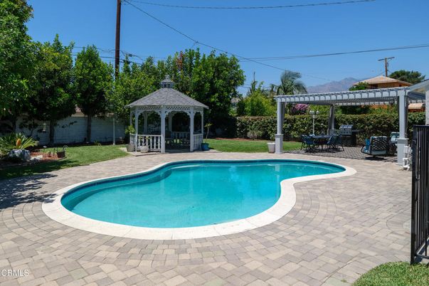 Exterior, Pool