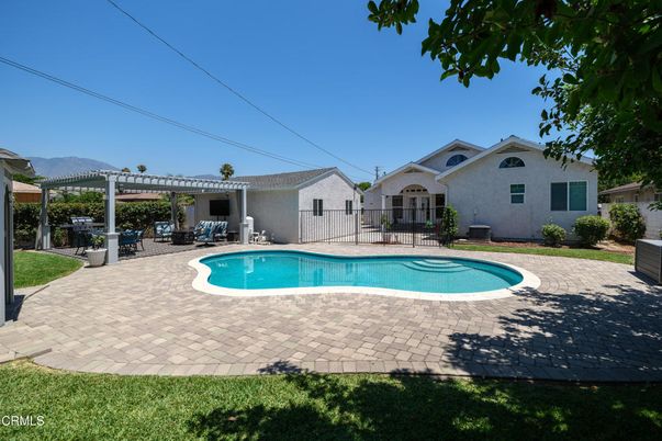 Exterior, Pool