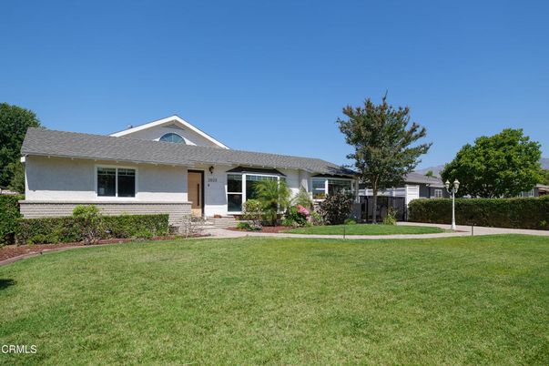 Backyard, Exterior, Facade, Ranch