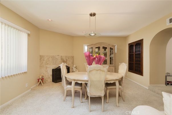 Dining room, Fireplace, Interior, Pendant Lights, Recessed Lighting
