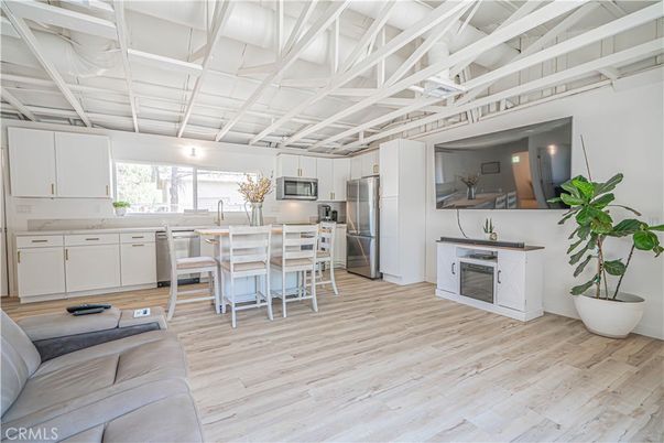 Dining room, Interior, Kitchen, Stainless Steel Appliances, Wood Texture Flooring