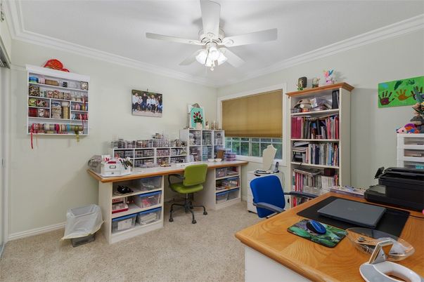 Home Office, Interior