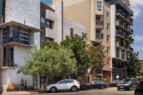 Exterior, Facade, Condo Building