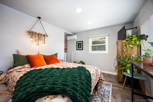 Bedroom, Interior, Pendant Lights, Recessed Lighting, Wood Texture Flooring