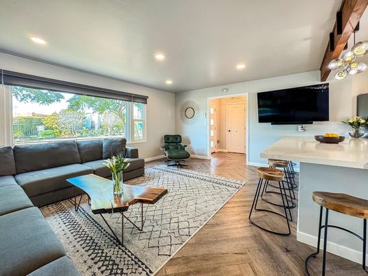 Interior, Living room, Pendant Lights, Recessed Lighting, Wood Texture Flooring