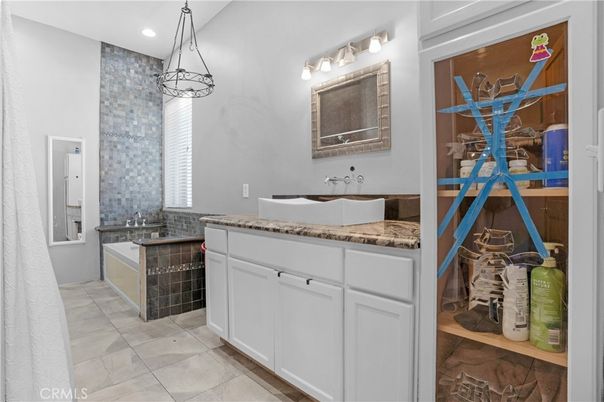 Bathroom, Interior, Pendant Lights, Recessed Lighting