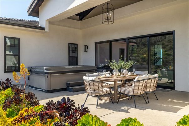Exterior, Hot Tub