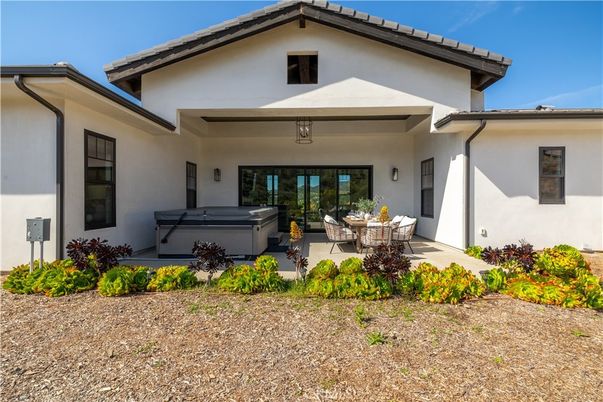 Exterior, Hot Tub