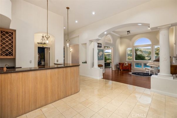 Interior, Pendant Lights, Recessed Lighting, Wood Texture Flooring