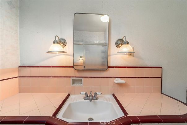 Bathroom, Interior, Tile Countertops