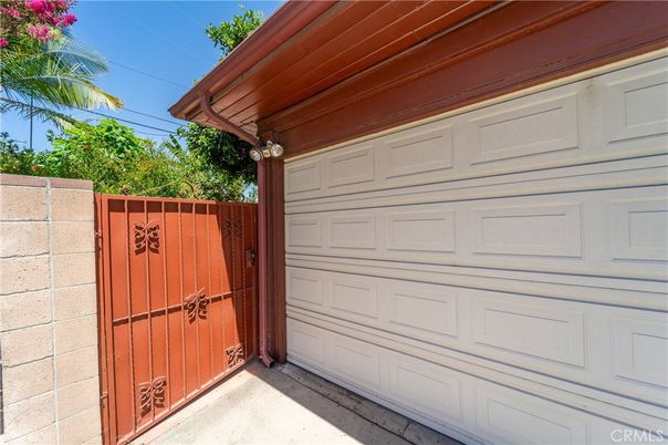 Detached Garage, Exterior