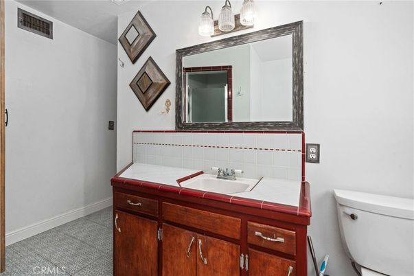 Bathroom, Interior, Tile Countertops