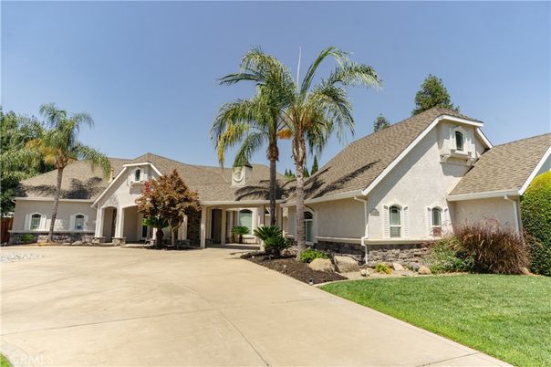 Backyard, Exterior, Facade, Ranch