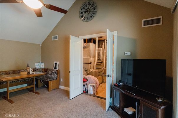 Home Office, Interior