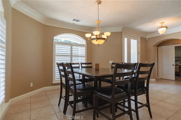 Chandelier, Dining room, Interior, Pendant Lights
