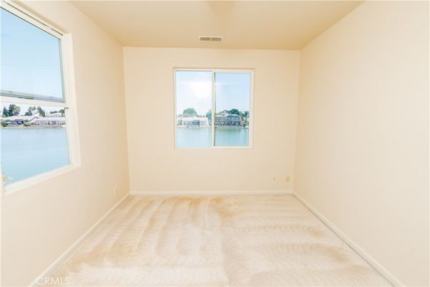 Empty room, Interior, Water