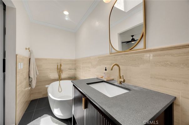 Bathroom, Dual Sink Vanities, Free Standing Baths, Interior, Recessed Lighting