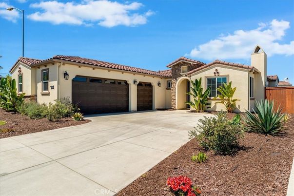 Attached, Exterior, Facade, Spanish Mediterranean