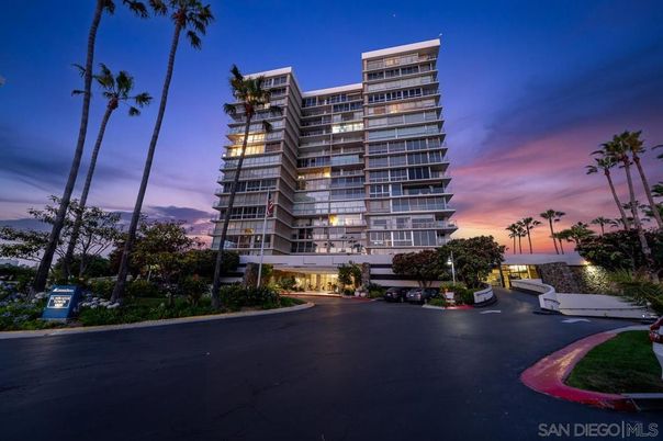 Exterior, Facade, Condo Building
