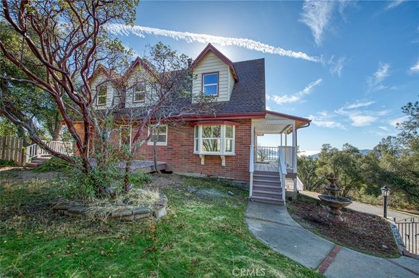 Exterior, Facade, Brick Facade, Cape Cod