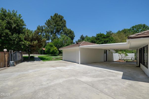 Backyard, Detached Garage, Exterior