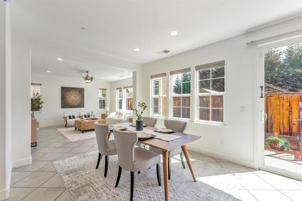 Dining room, Interior, Living room, Recessed Lighting