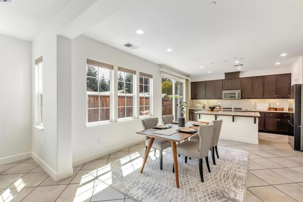 Dining room, Interior, Kitchen, Recessed Lighting