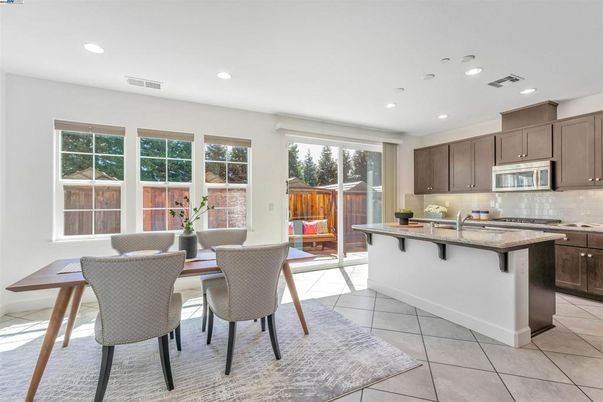 Dining room, Interior, Kitchen, Recessed Lighting