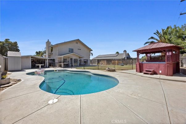 Exterior, Hot Tub, Pool
