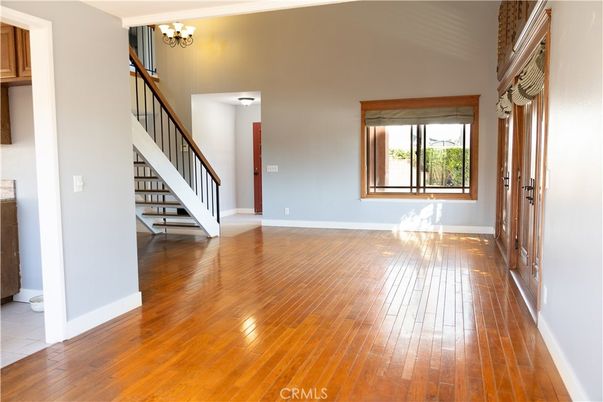 Chandelier, Empty room, Interior, Wood Texture Flooring