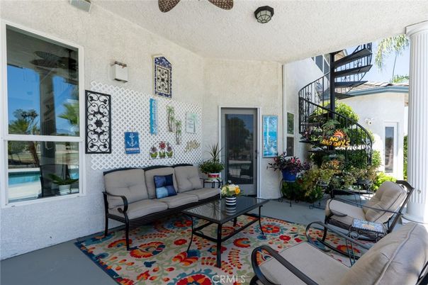 Exterior, Living room