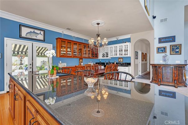 Chandelier, Dining room, Interior