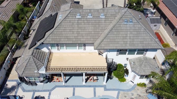 Exterior, Drone