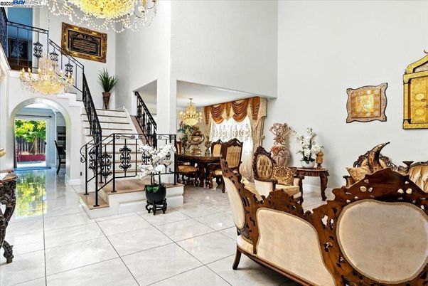 Chandelier, Dining room, Interior