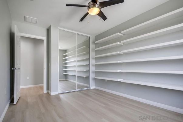 Interior, Walk-in Closets, Wood Texture Flooring